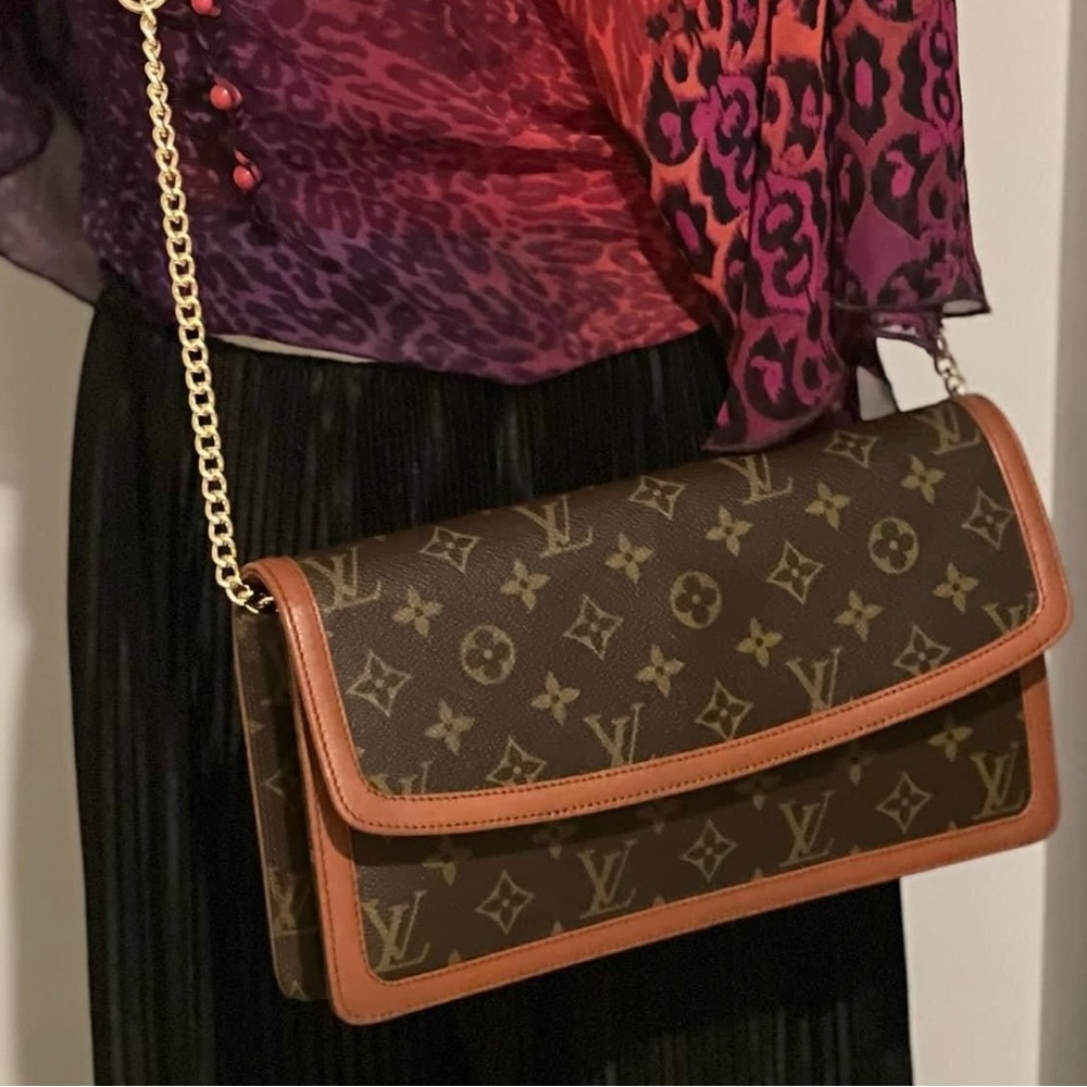 Louis Vuitton Pouchette clutch with crossbody strap and dust bag